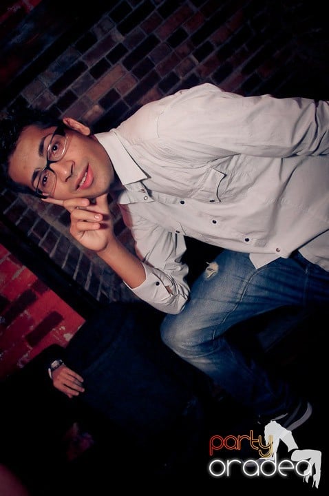 Joi petrece toată lumea în Esacpe!, 