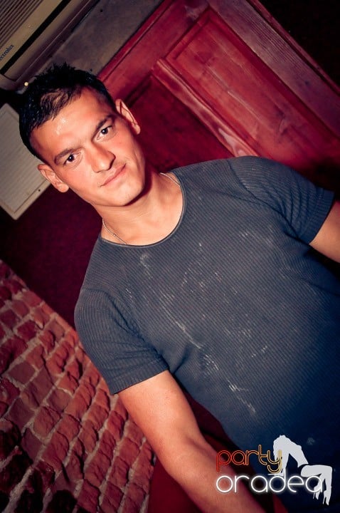 Joi petrece toată lumea în Esacpe!, 