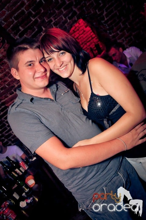 Joi petrece toată lumea în Esacpe!, 