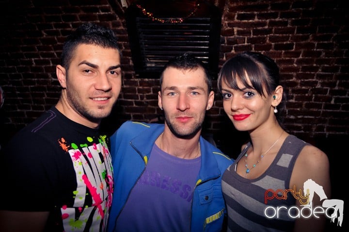 Joi seara e distracţie în Escape, 