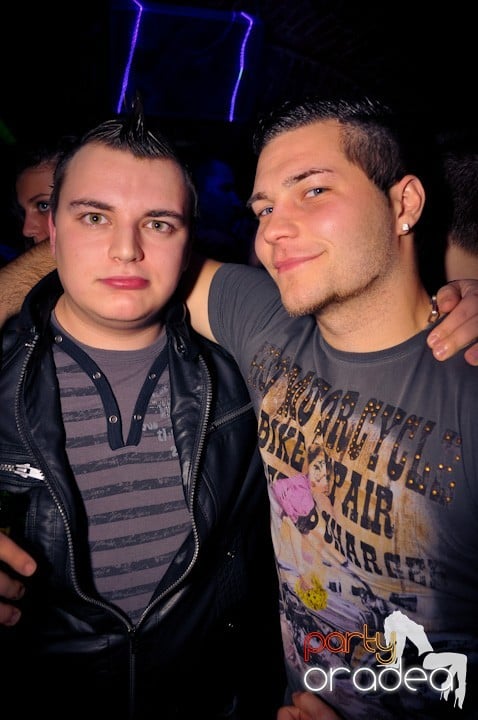 Joi seara e distracţie în Escape, 