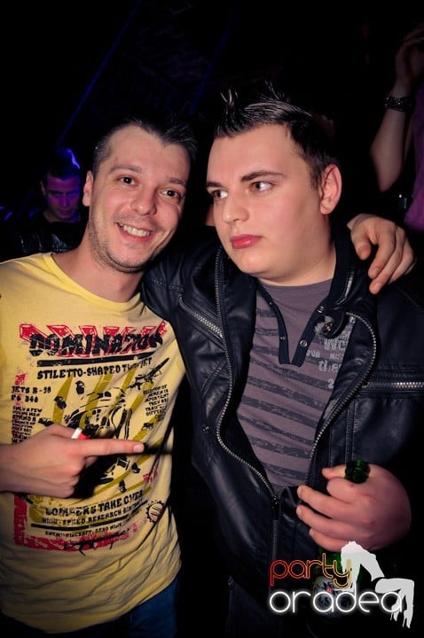 Joi seara e distracţie în Escape, 