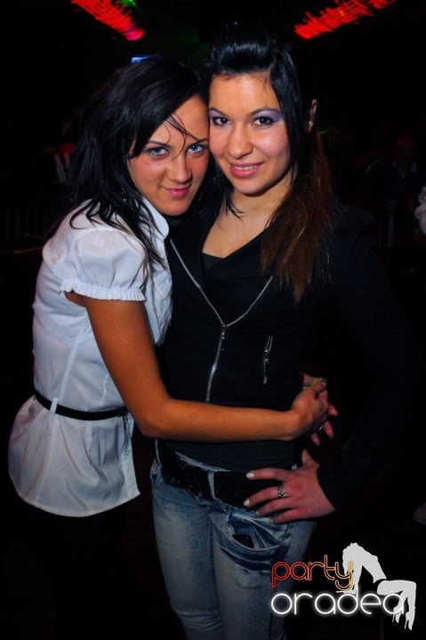 Joi seara e distracţie în Escape, 