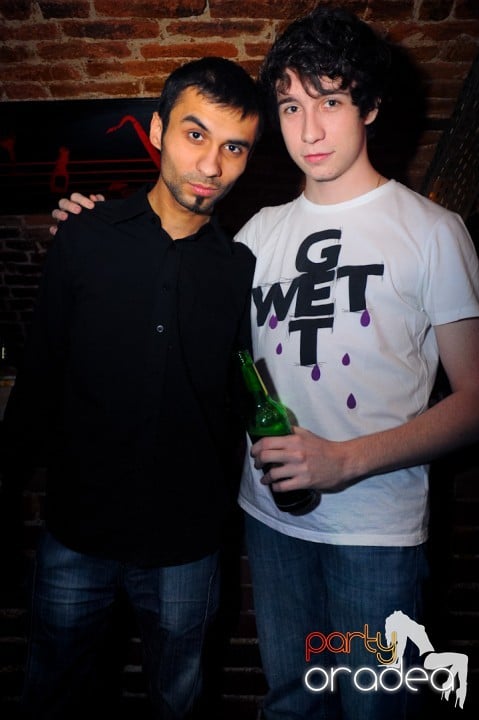 Joi seara e distracţie în Escape, 