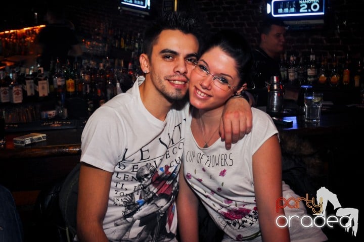 Joi seara e distracţie în Escape, 