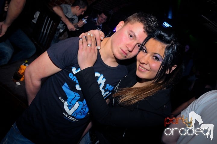 Joi seara e distracţie în Escape, 