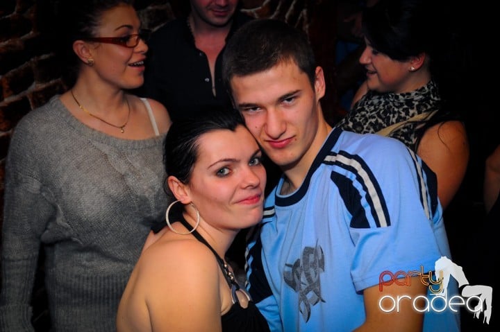 Joi seara e distracţie în Escape, 