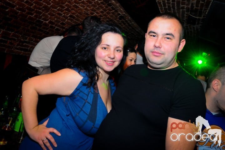 Joi seara e distracţie în Escape, 