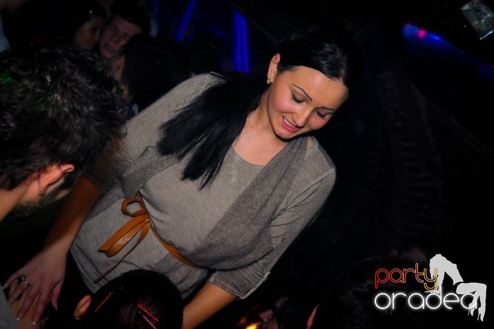 Joi seara e distracţie în Escape, 