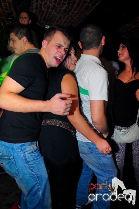 Joi seara e distracţie în Escape, 