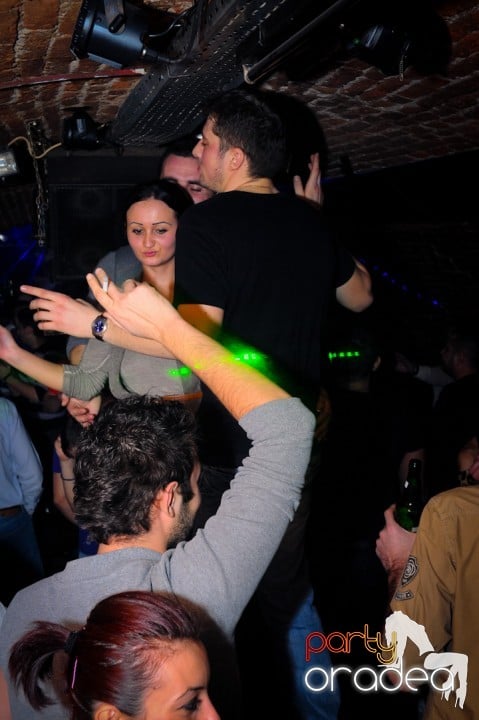 Joi seara e distracţie în Escape, 