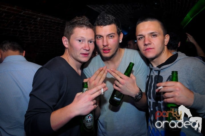 Joi seara e distracţie în Escape, 