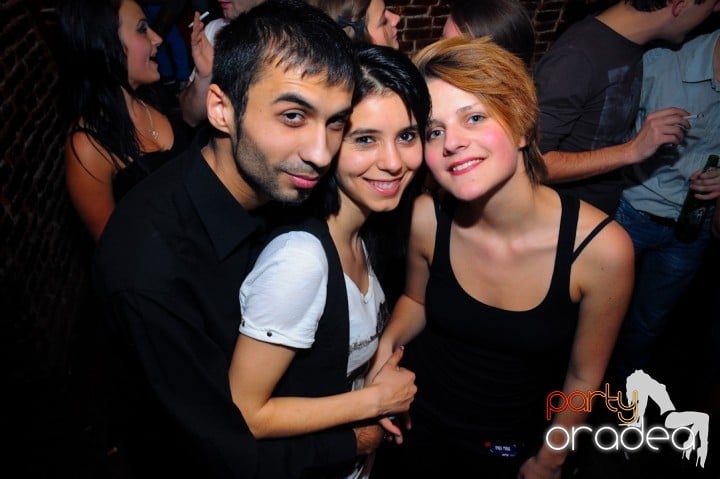 Joi seara e distracţie în Escape, 