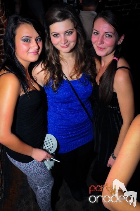 Joi seara e distracţie în Escape, 