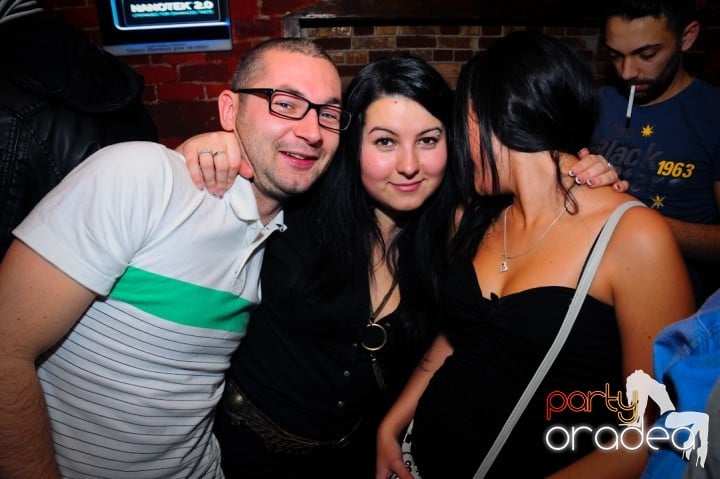 Joi seara e distracţie în Escape, 