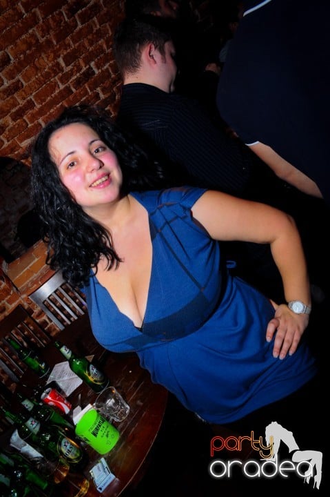 Joi seara e distracţie în Escape, 