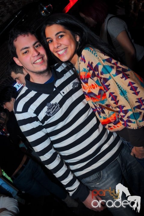 Joi seara e distracţie în Escape, 