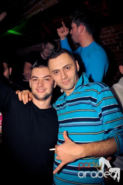 Joi seara e distracţie în Escape, 