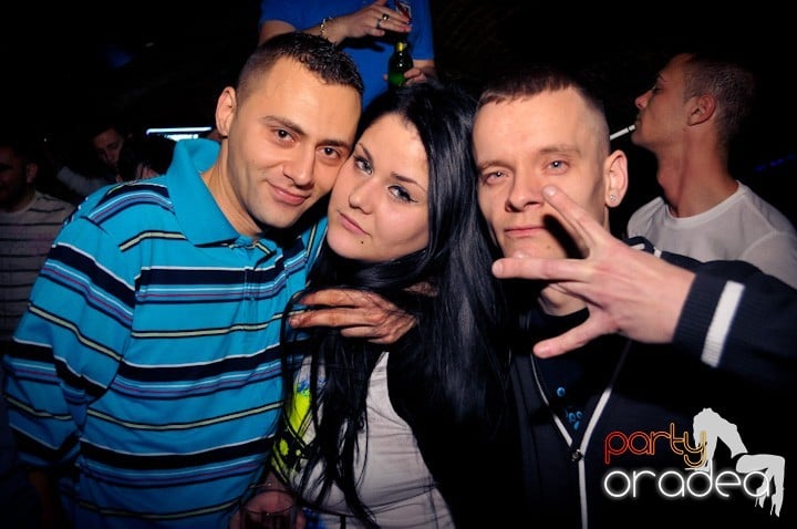 Joi seara e distracţie în Escape, 