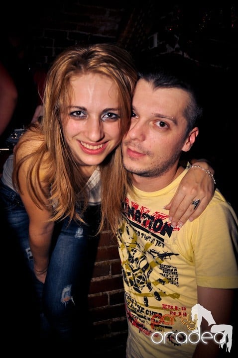 Joi seara e distracţie în Escape, 