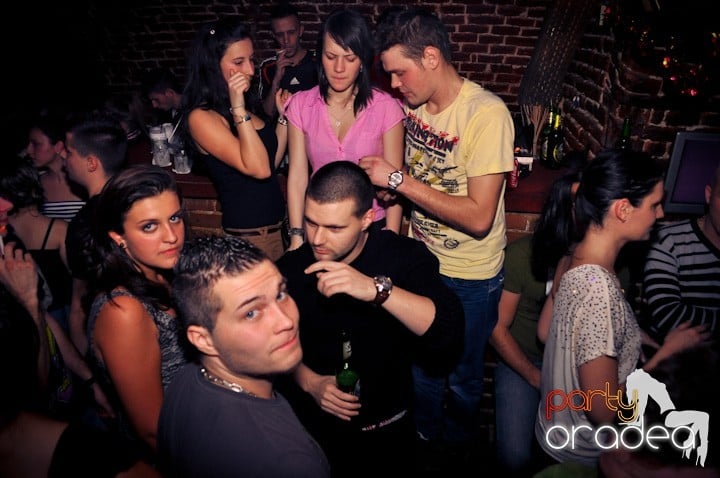 Joi seara e distracţie în Escape, 