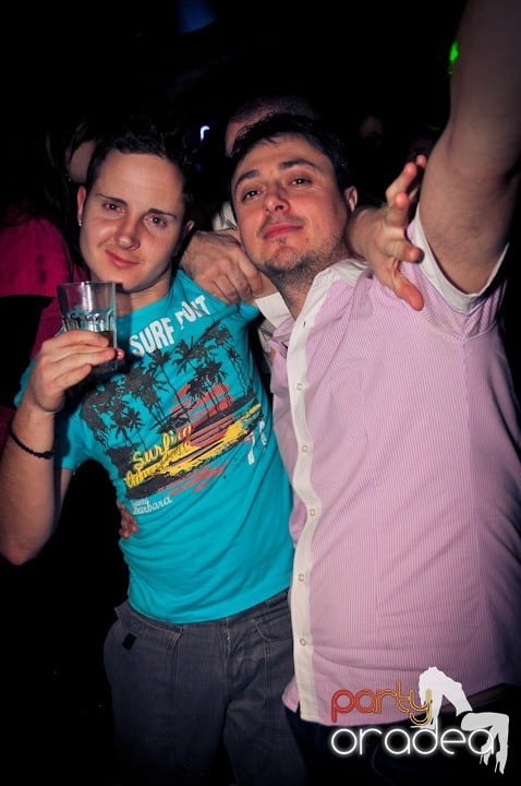 Joi seara e distracţie în Escape, 