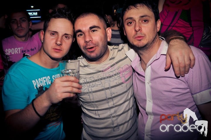 Joi seara e distracţie în Escape, 