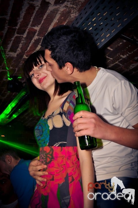 Joi seara e distracţie în Escape, 