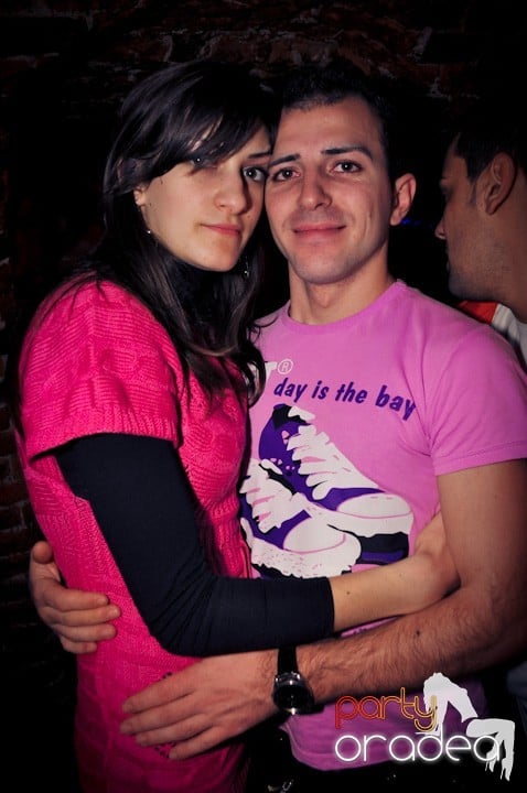 Joi seara e distracţie în Escape, 