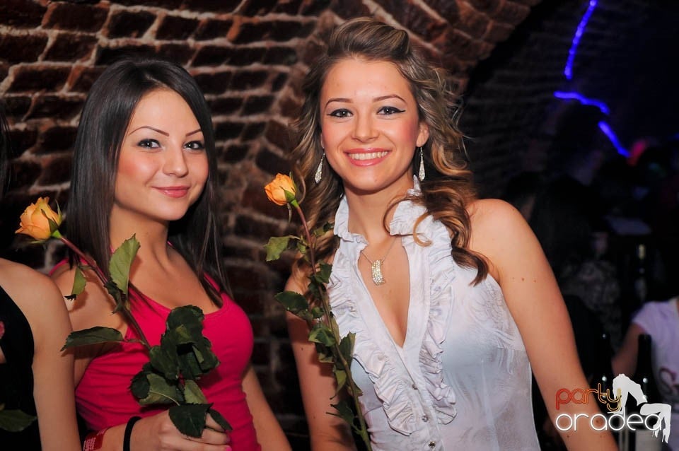 Joi seara în Escape, 