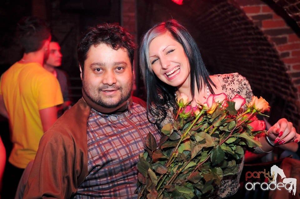 Joi seara în Escape, 