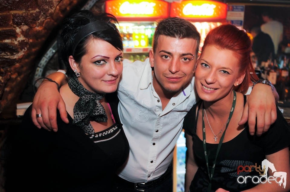 Joi seara în Escape, 