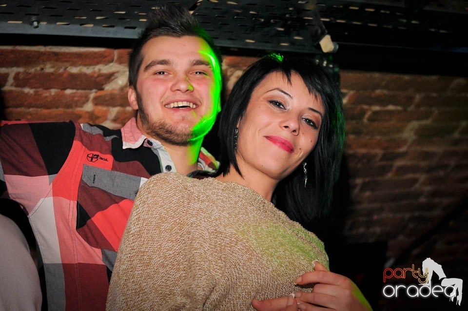 Joi seara în Escape, 