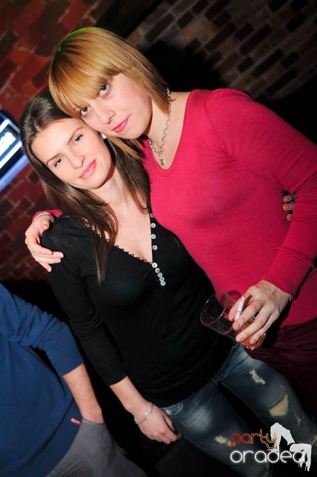 Joi seara în Escape, 