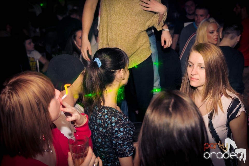 Joi seara în Escape, 