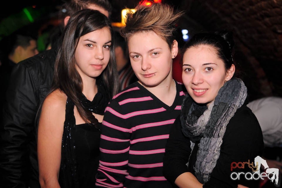 Joi seara în Escape, 