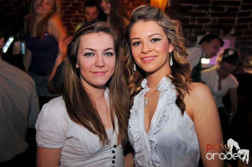 Joi seara în Escape, 