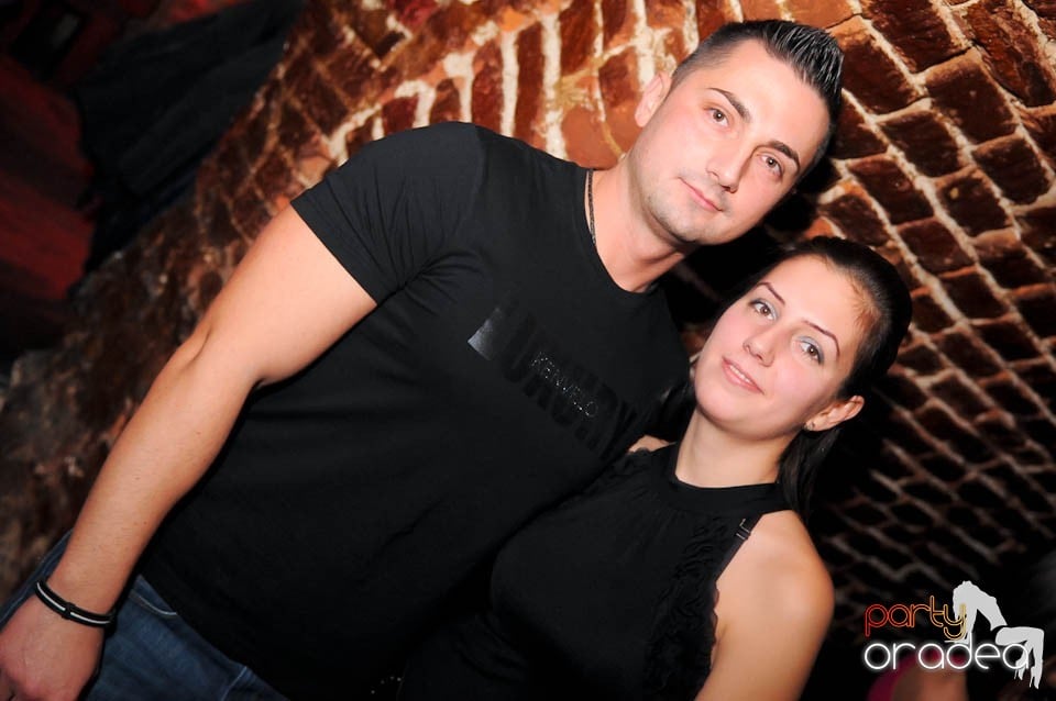 Joi seara în Escape, 