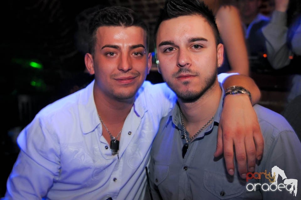 Joi seara în Escape, 