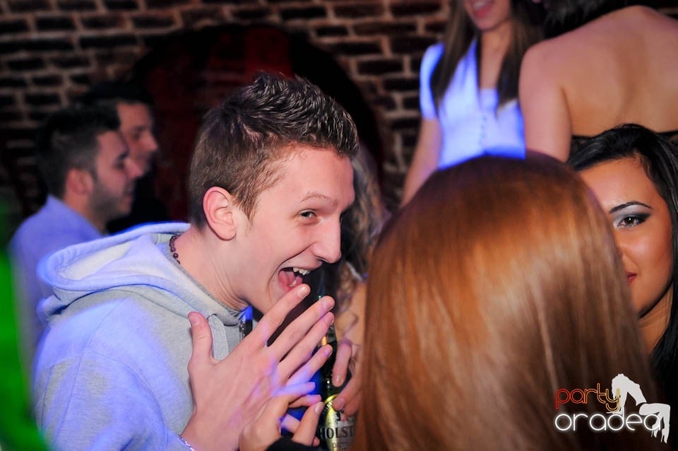 Joi seara în Escape, 