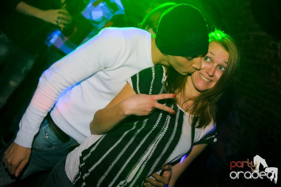 Joi seara în Escape, 