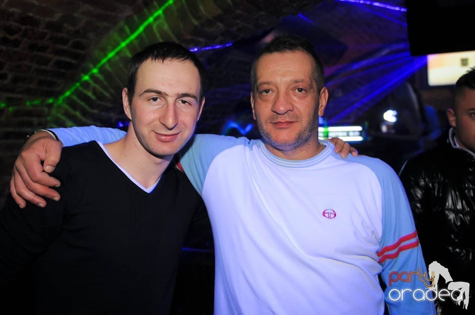 Joi seara în Escape, 