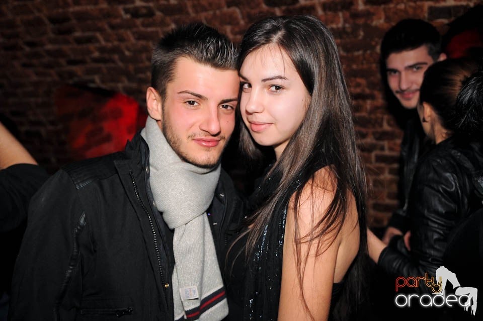 Joi seara în Escape, 