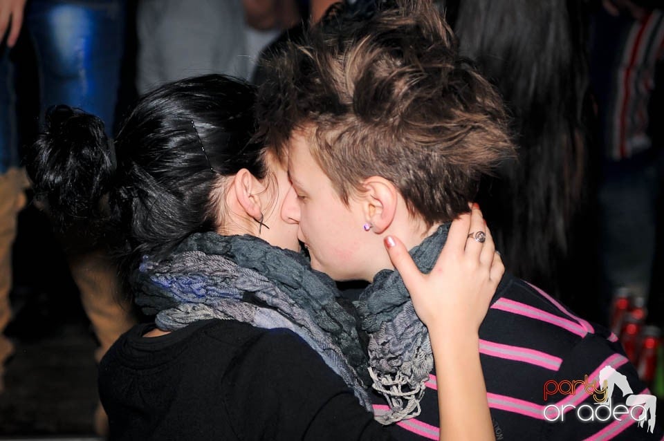 Joi seara în Escape, 