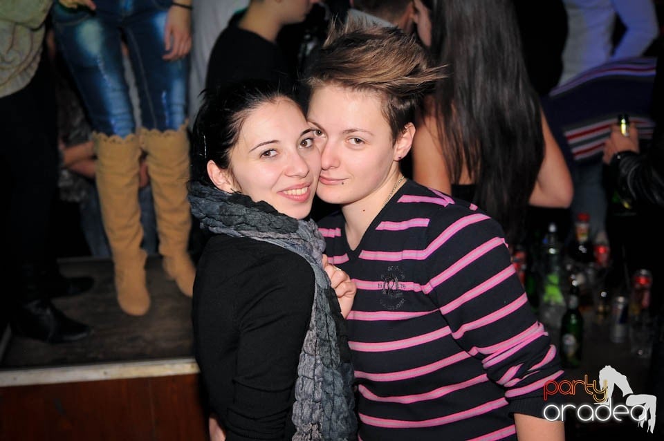 Joi seara în Escape, 