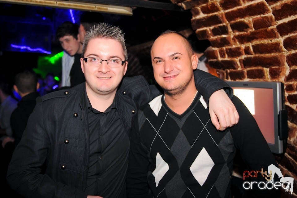 Joi seara în Escape, 