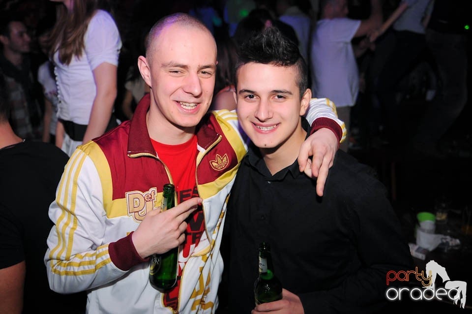 Joi seara în Escape, 