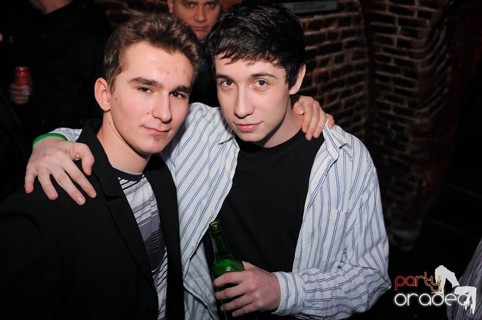 Joi seara în Escape, 