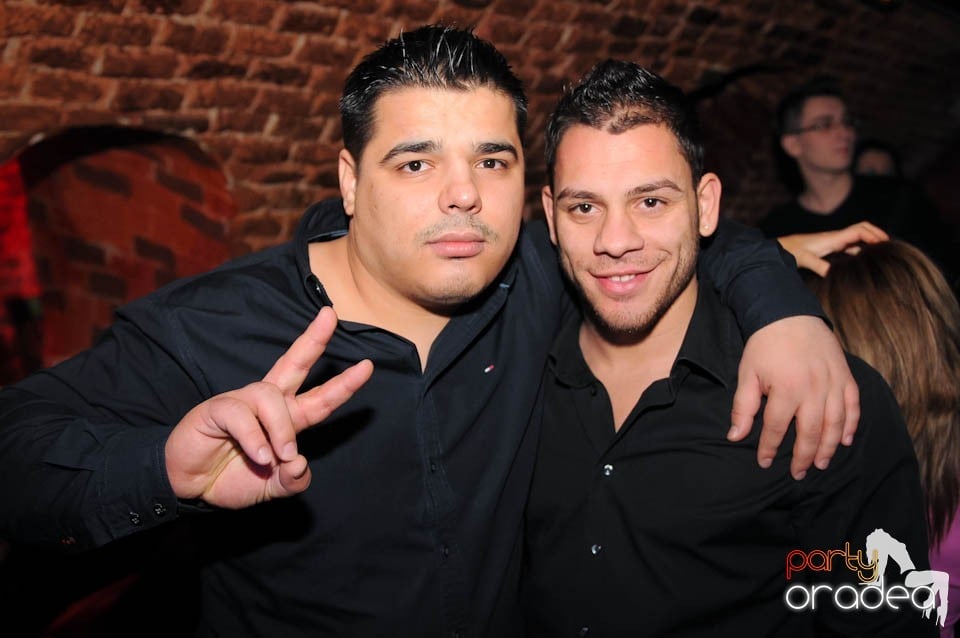 Joi seara în Escape, 