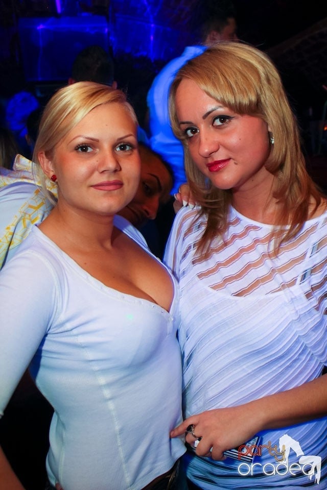 Joi seara ne distrăm în Escape, 